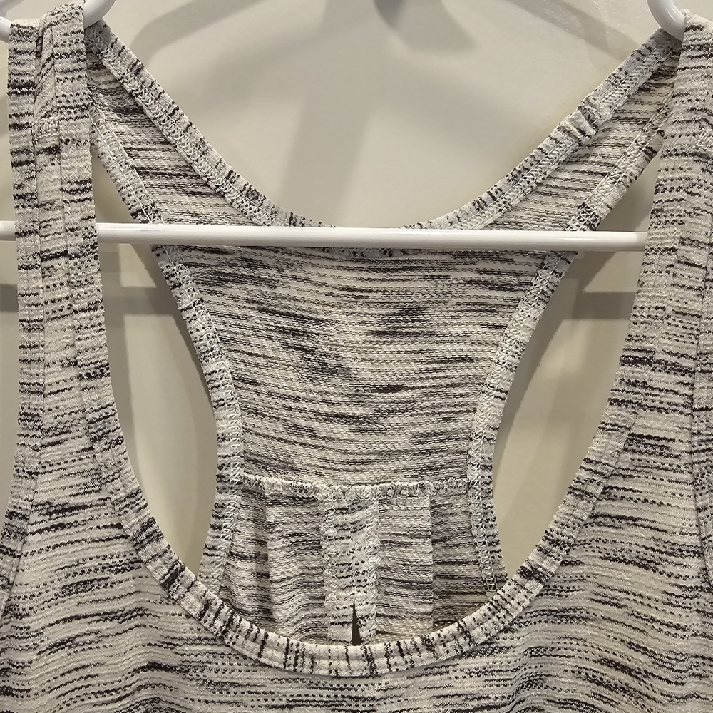 Lululemon Split Back Workout Top - image 5